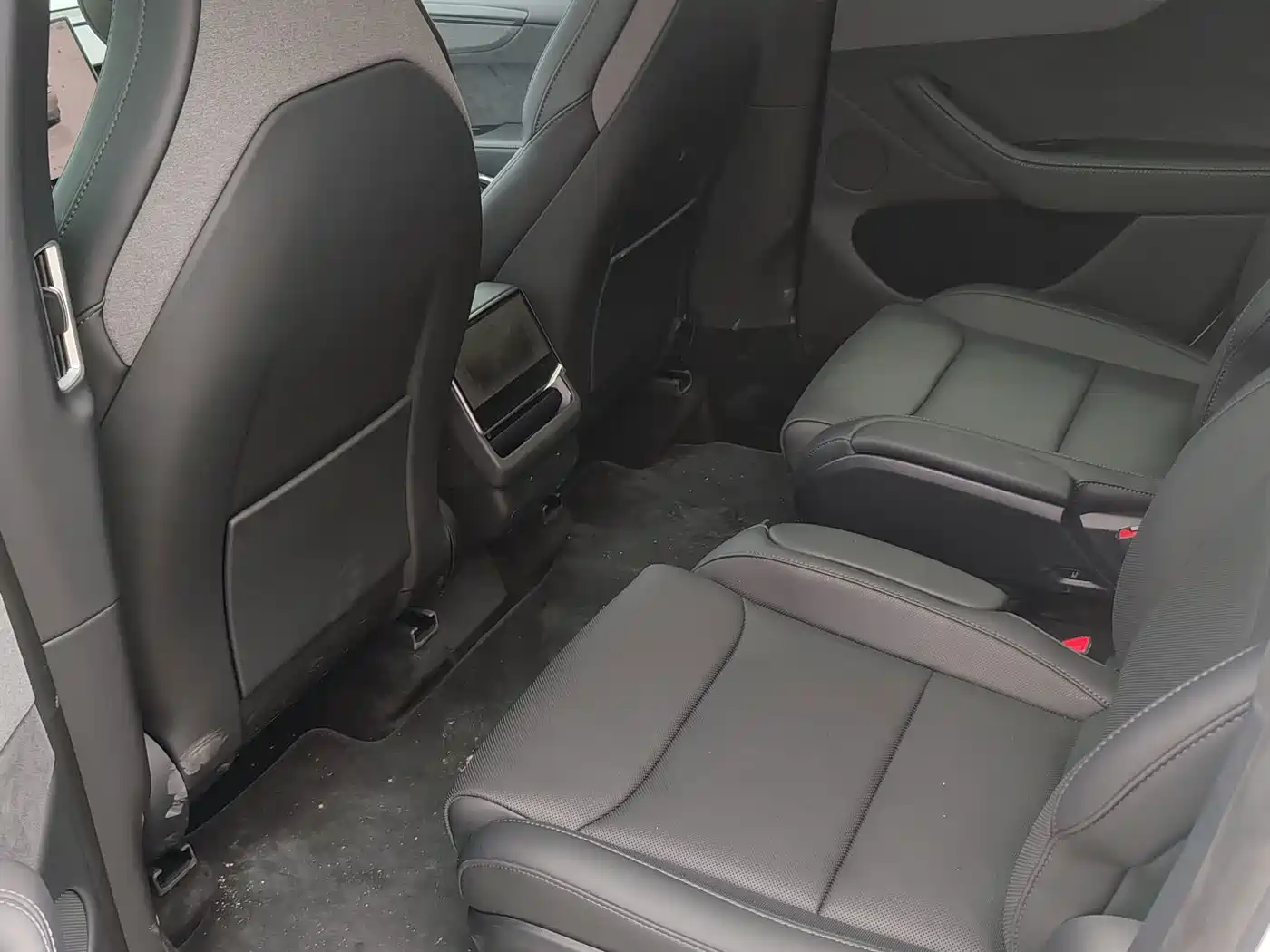 Tesla Model Y 2026 2025 Model Long Range All-Wheel Drive Launch Edition