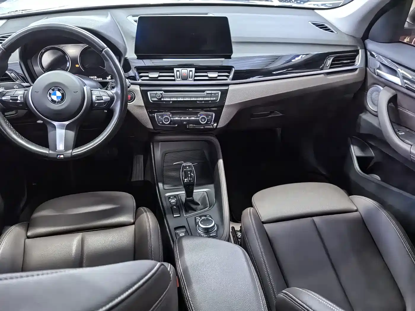 BMW X1 2022 sDrive25Li Leading фото 8