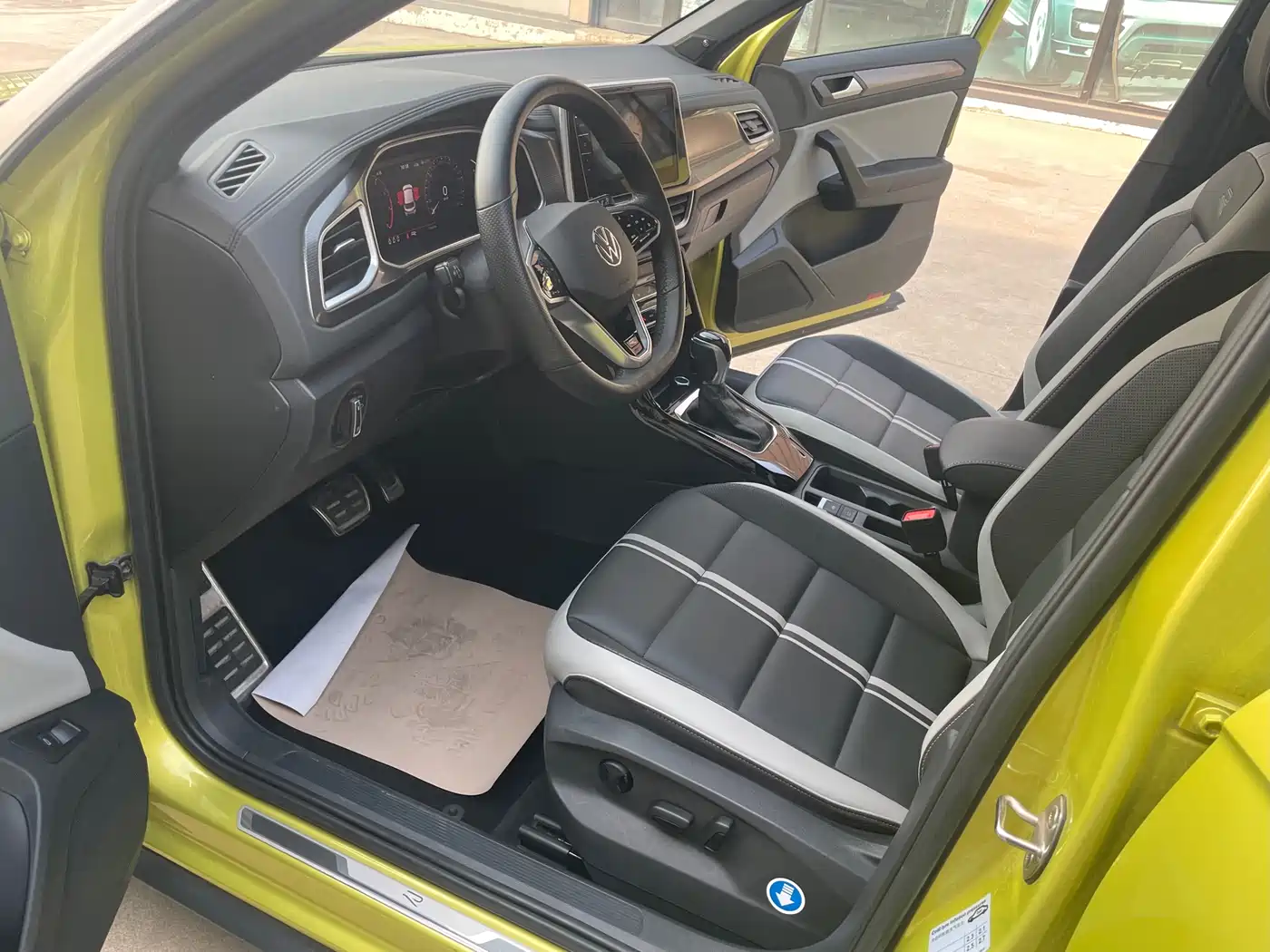 Volkswagen T-ROC 2023 300TSI DSG 2WD Dawn Edition фото 8