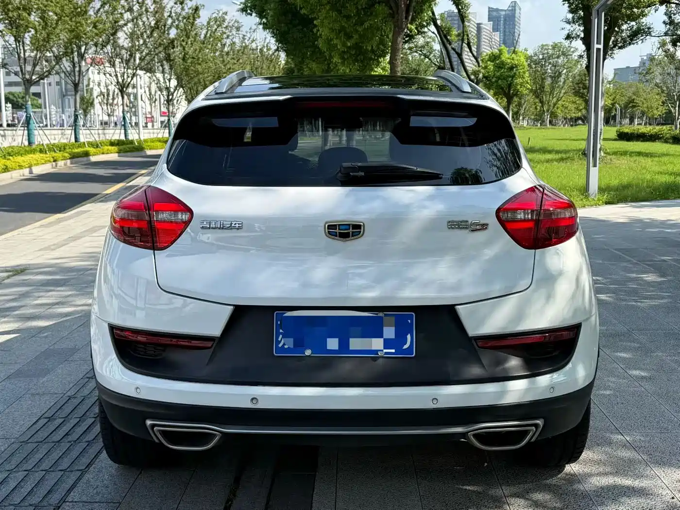 Фото 9 - Geely Emgrand GS