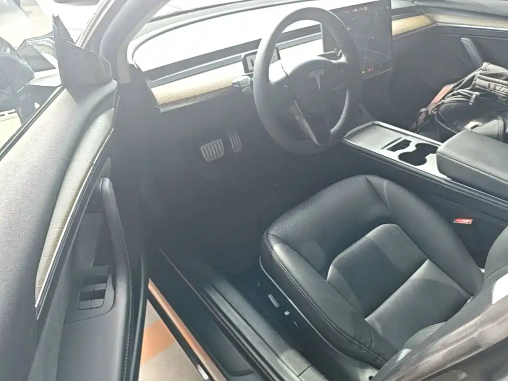 صورة 15 - Tesla Model 3
