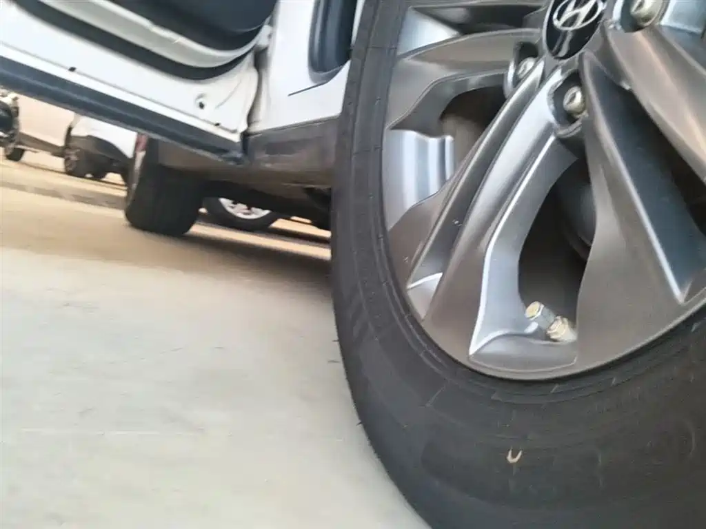 Hyundai Santa Fe 2015 2.0T Automatic 2WD Smart 5-Seater фото 22