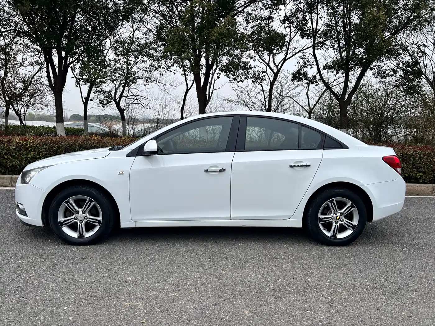Chevrolet Cruze 2012 1.6L SE MT фото 3