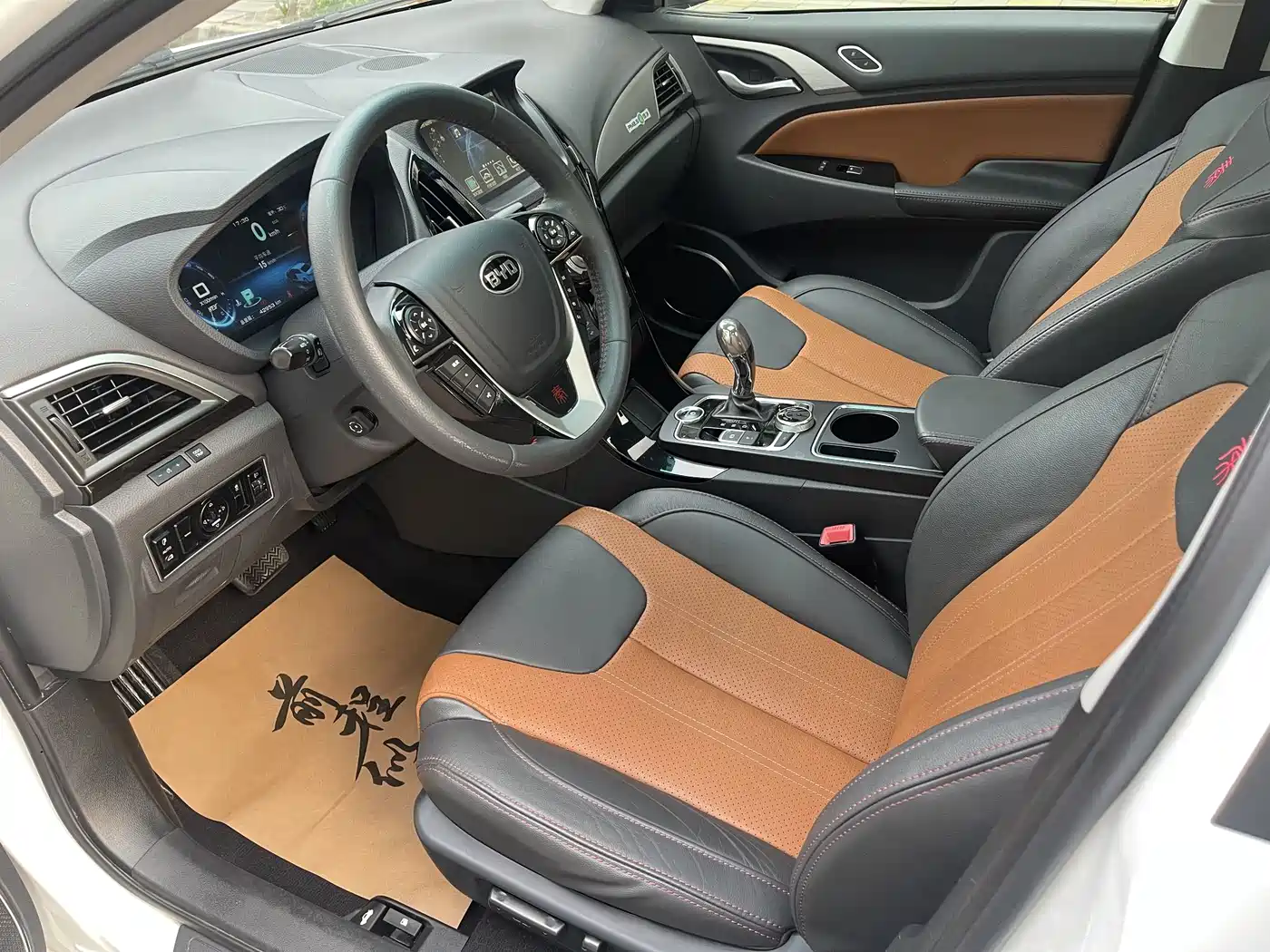 BYD Qin New Energy 2015 1.5T Double Champion Flagship Plus фото 6