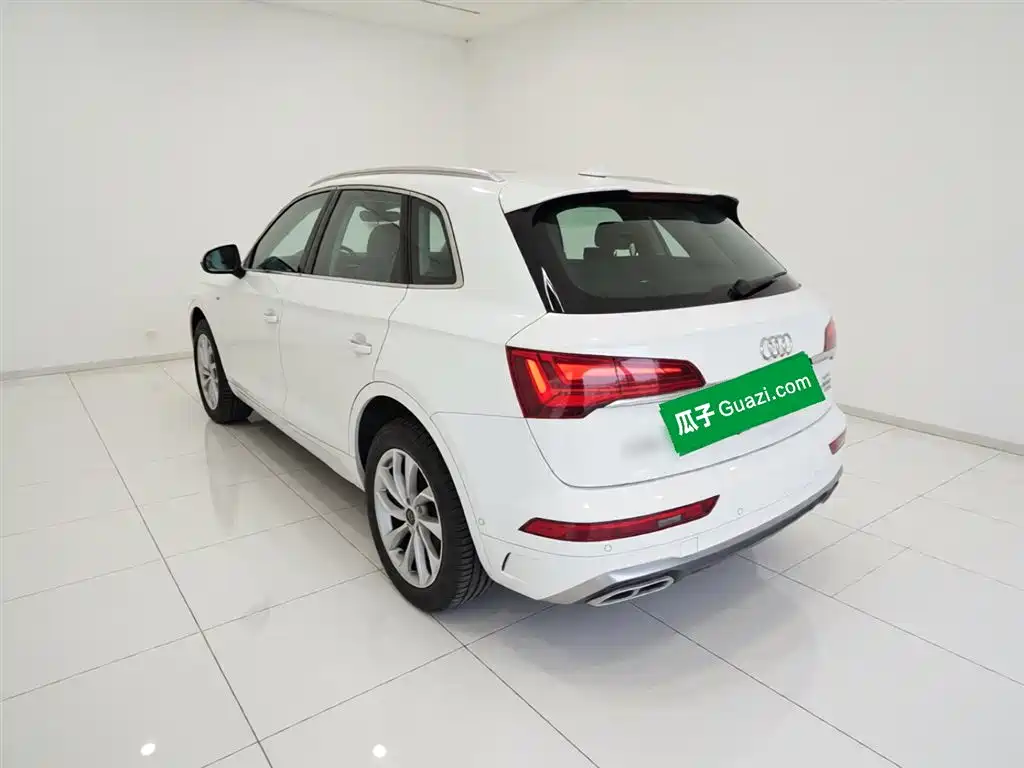 Audi Q5L 2022 40T Luxury Dynamic фото 9