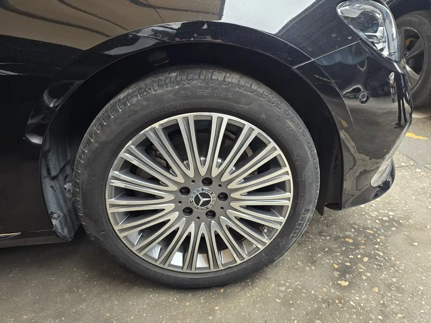 MERCEDES-BENZ E CLASS