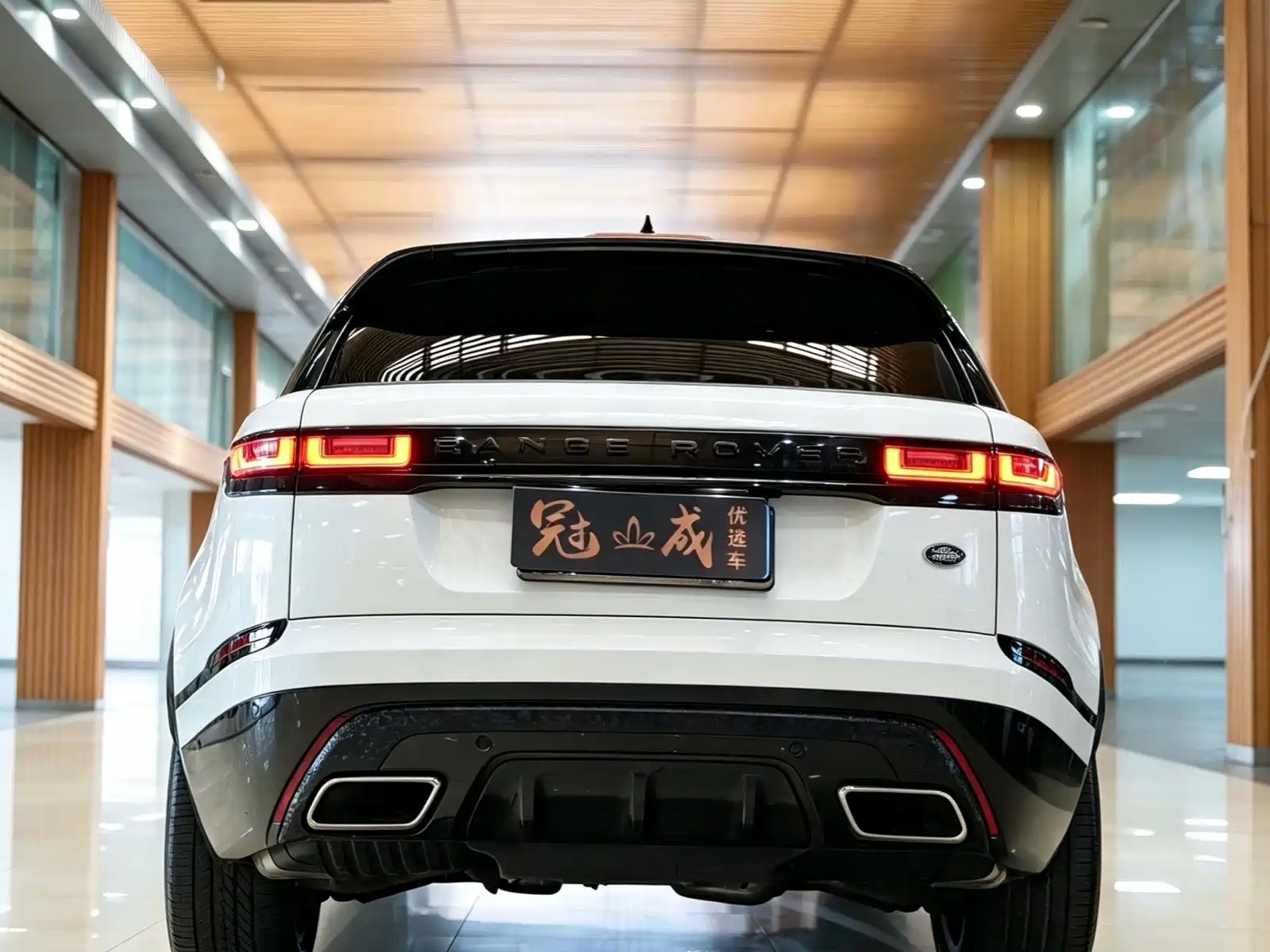 Фото 7 - Land Rover Range Rover Velar