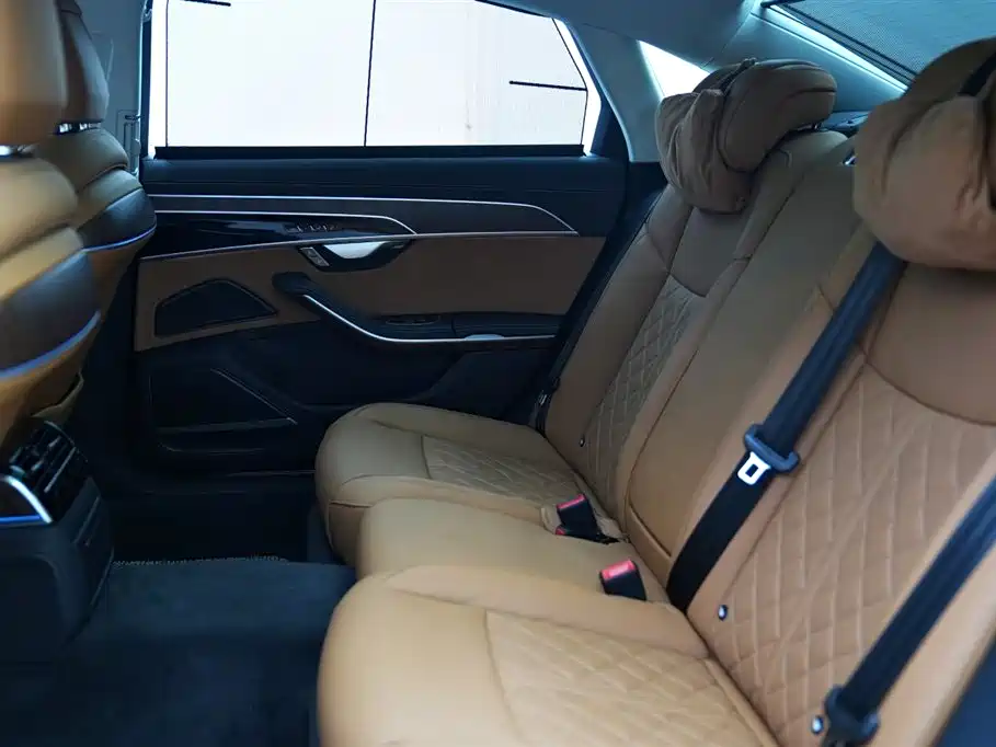 Audi A8 2024 Model A8L 50 TFSI quattro Executive фото 15