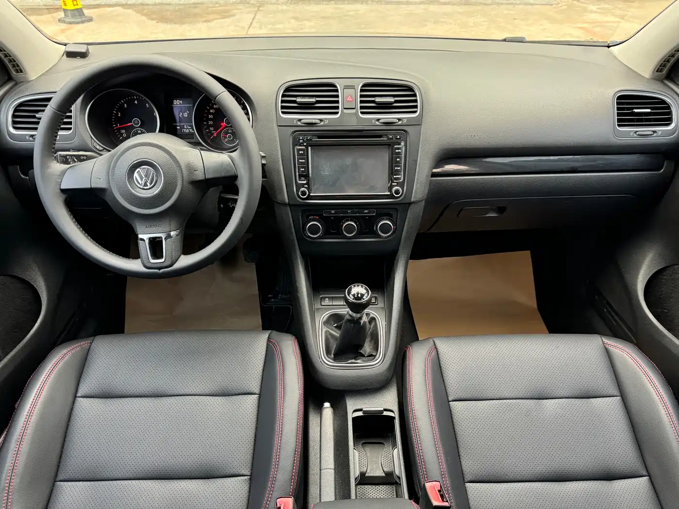 Volkswagen Golf 2012 1.6 Manual Comfort Type фото 8