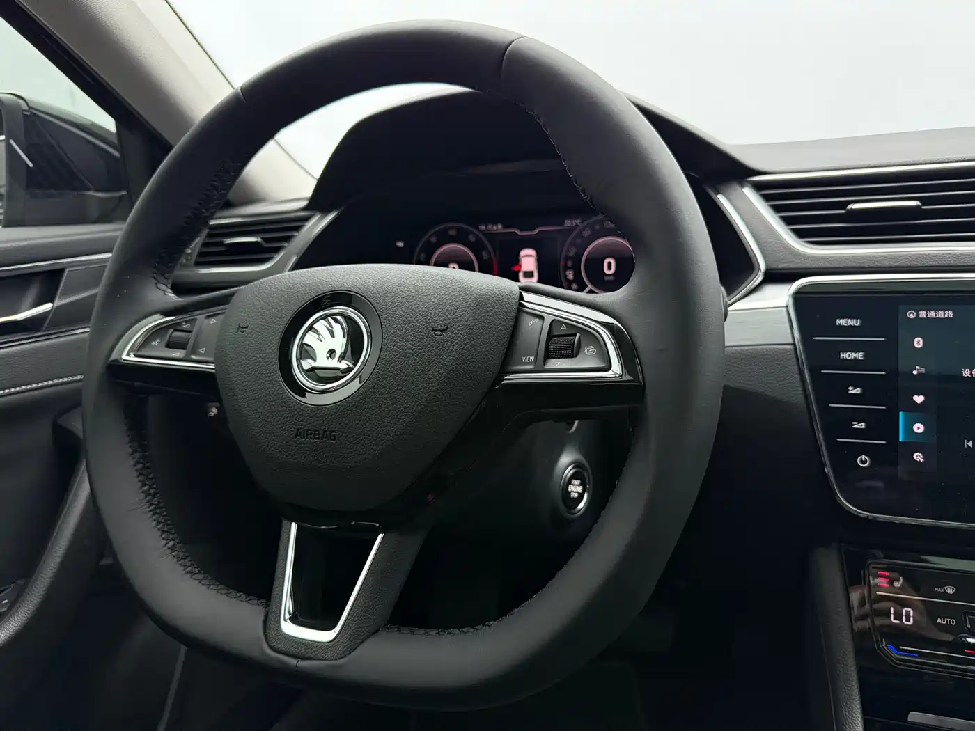 Škoda Superb 2024 TSI280 DSG Premium Edition фото 13