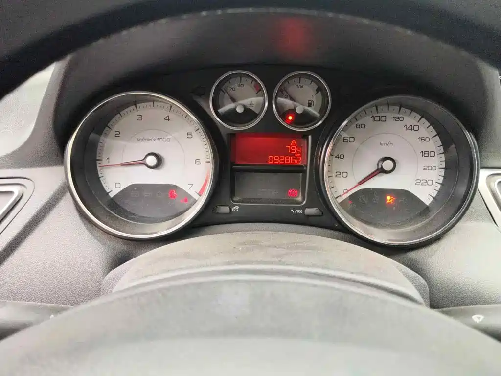 Фото 4 - Peugeot 308