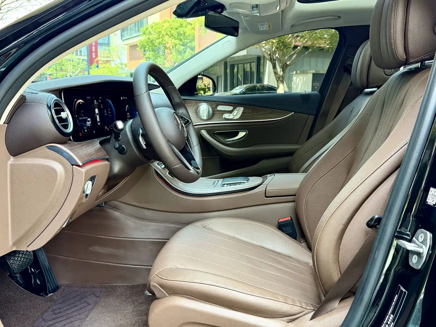 Mercedes-Benz E-Class 2022 E 300 L Fashion фото 9