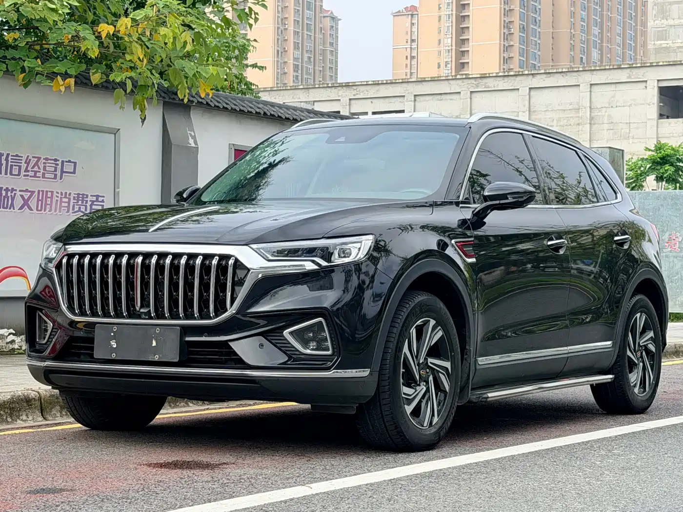 Фото 1 - Hongqi HS5