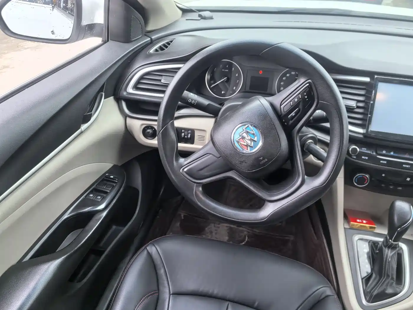 Buick Excelle 2015 15N Automatic Progressive фото 9