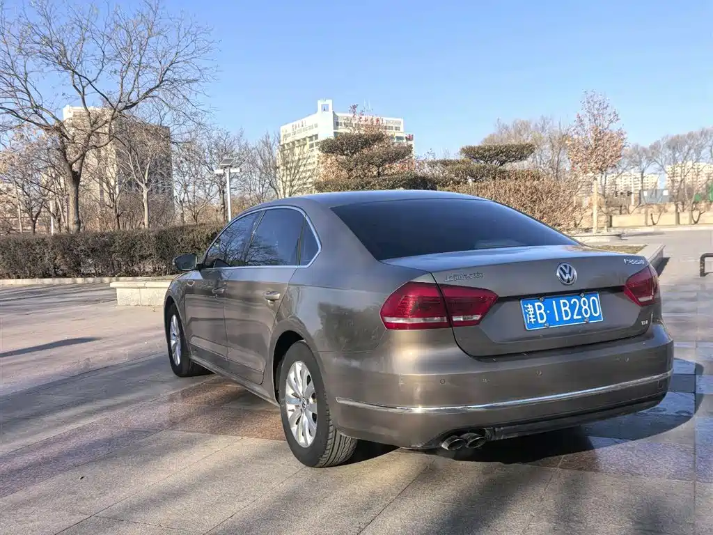 Volkswagen Passat 2014 1.8TSI Automatic Honor Edition фото 7