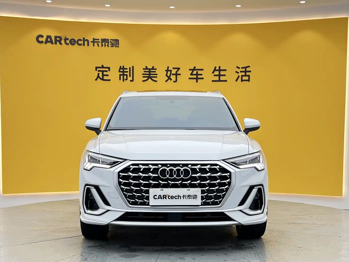 AUDI Q3