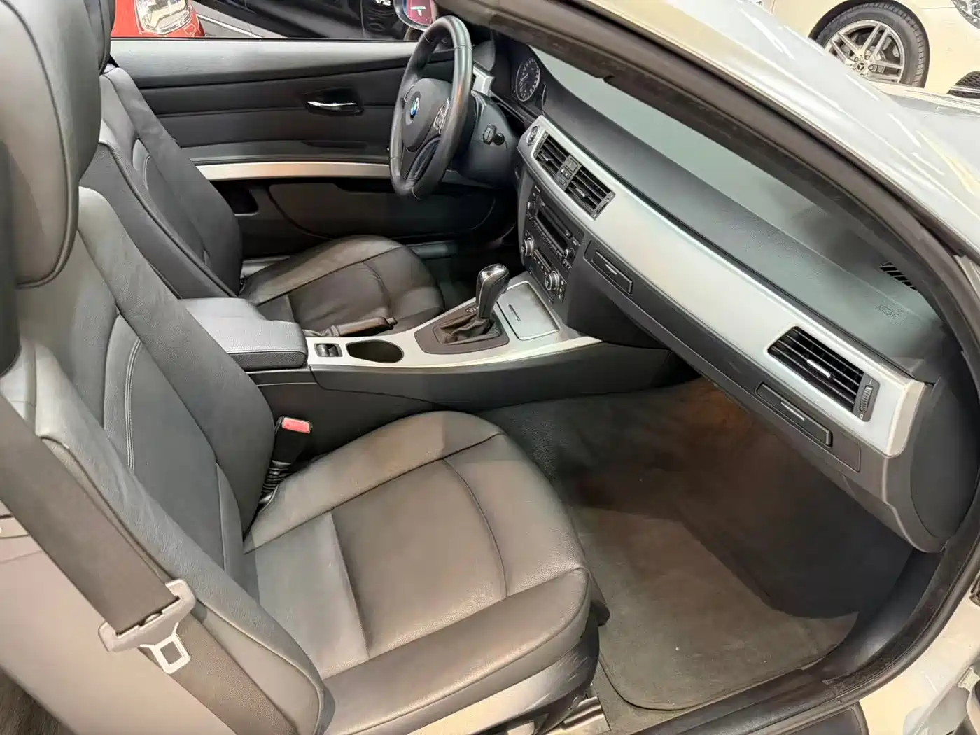 BMW 3 Series (Import) 2009 Model 325i Convertible фото 9