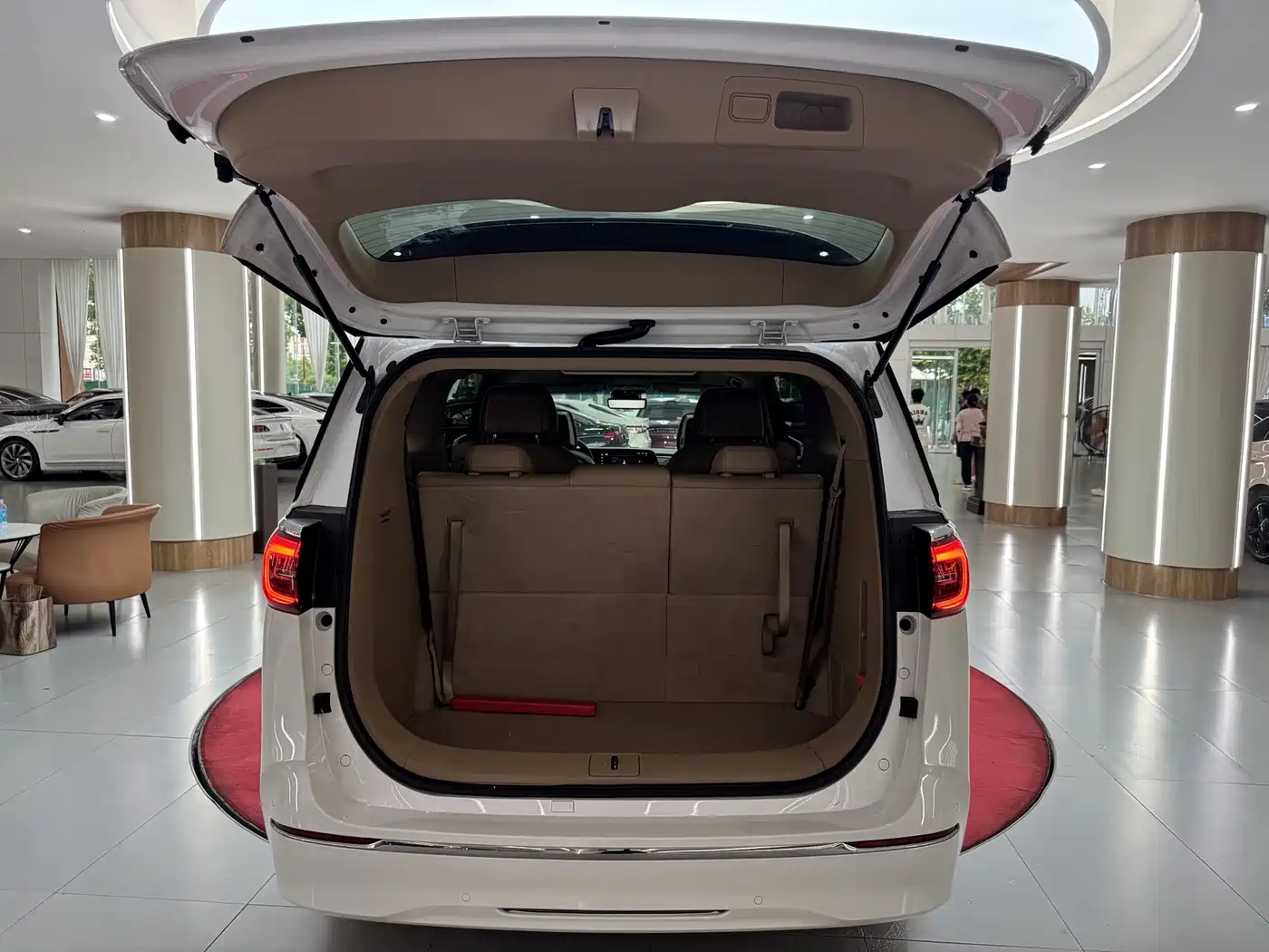 Фото 7 - Buick GL8