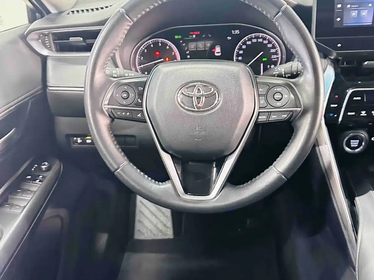 Toyota Venza 2024 2023 2.0L CVT FWD Luxury