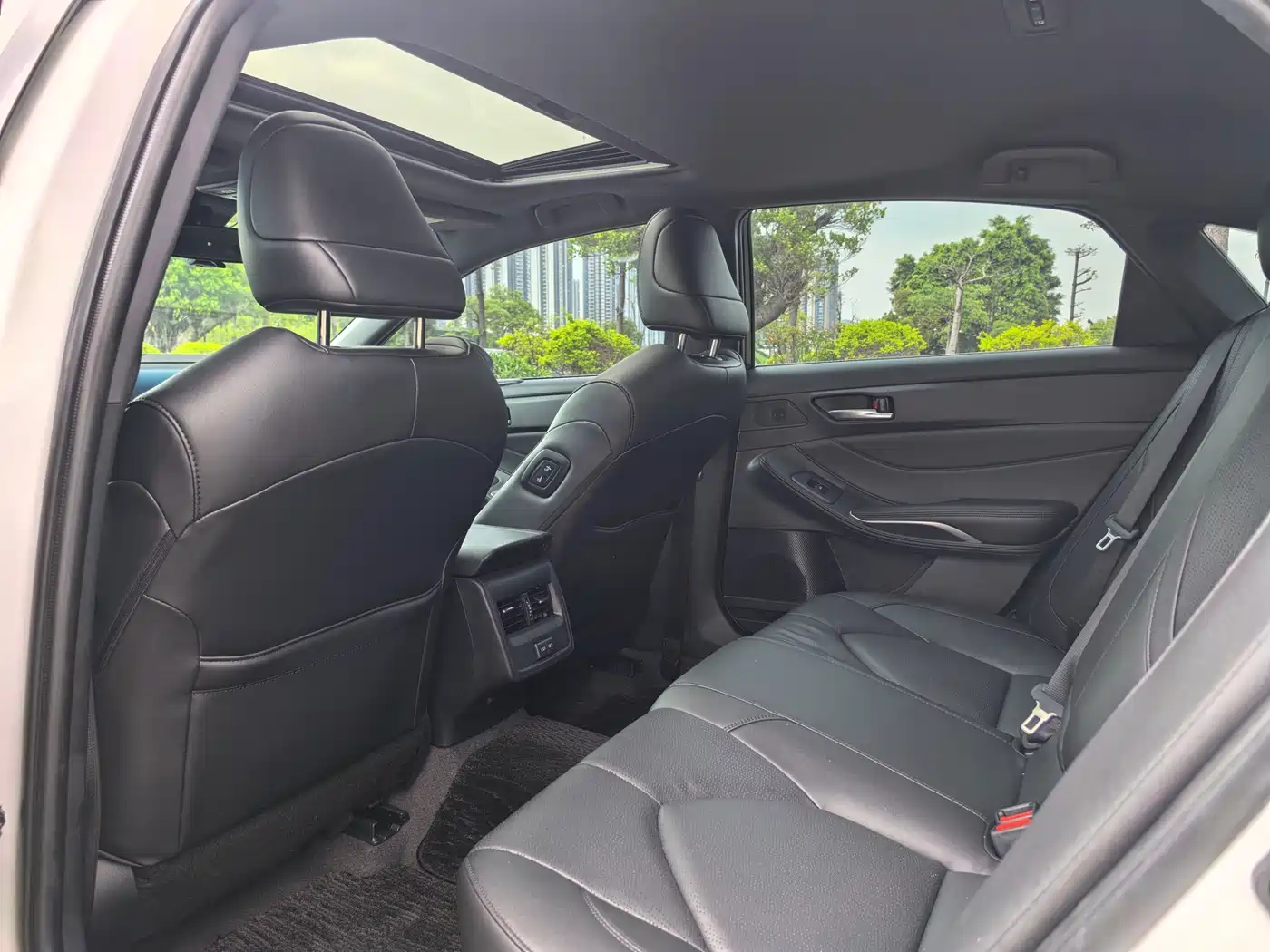 Toyota Avalon 2024 Model 2.0L Premium Selection Edition фото 9