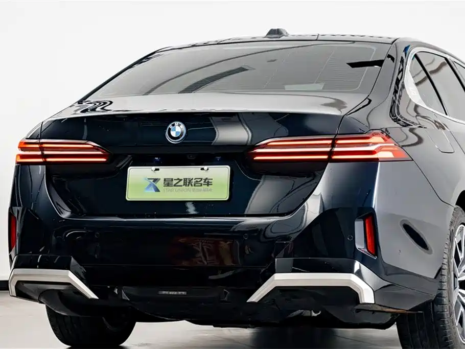 BMW I5