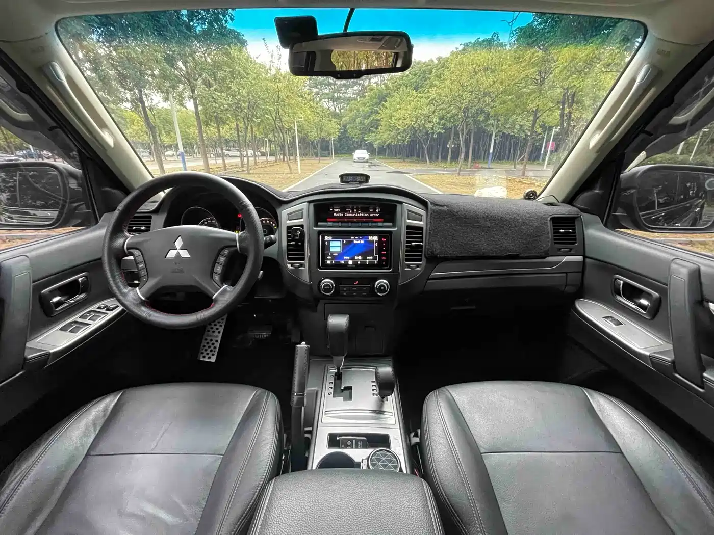 Mitsubishi Pajero (Import) 2015 3.0L Automatic Elite Premium Edition China IV фото 17