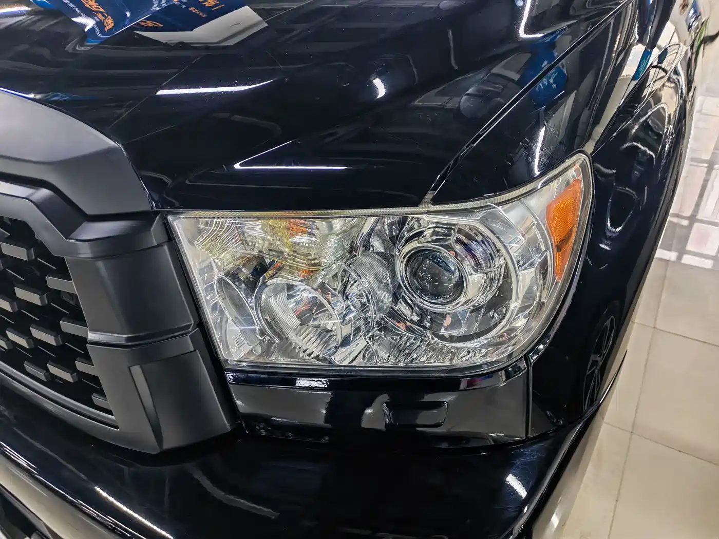 Toyota Sequoia 2010 5.7 Platinum Edition фото 10