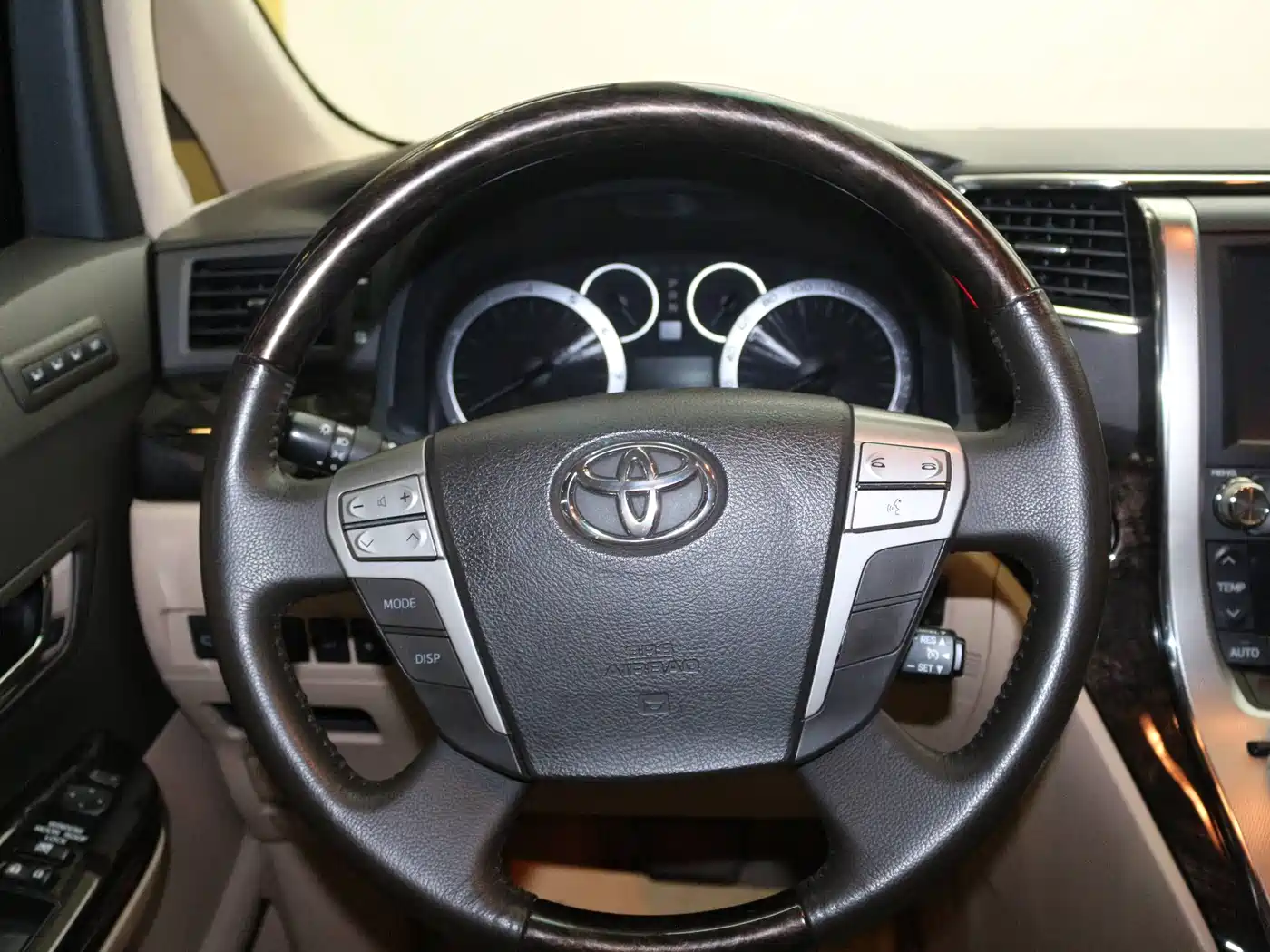 Toyota Alphard 2012 3.5L Luxury Edition фото 6