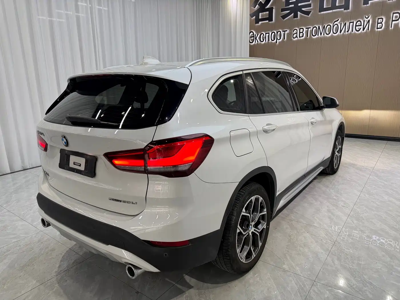 BMW X1 2022 sDrive20Li Fashion фото 4