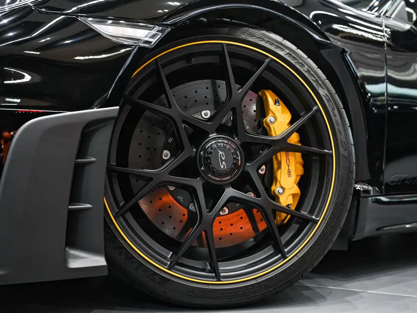 Porsche 718 2022 Cayman GT4 RS 4.0L фото 25