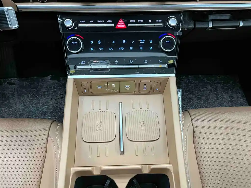 Hyundai Santa Fe 2024 2.0T Connoisseur Ultra фото 6
