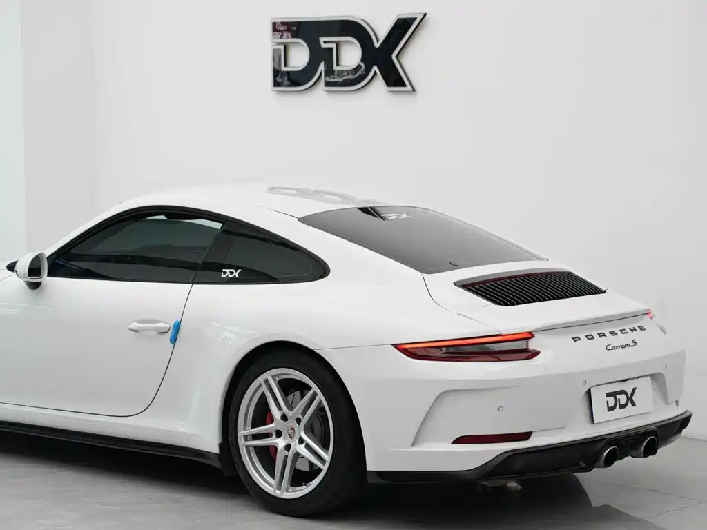 Photo 8 - Porsche 911