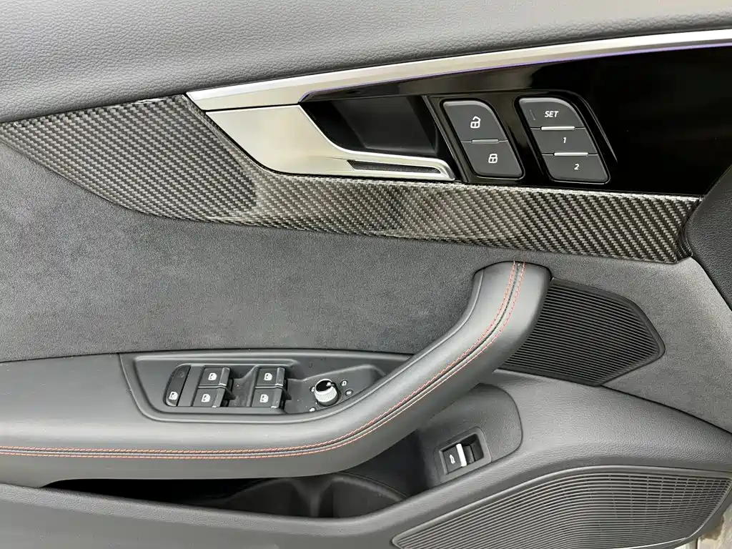 Фото 17 - Audi RS 4