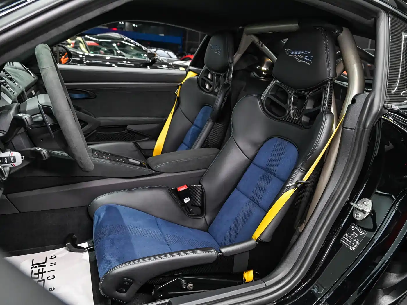 PORSCHE 718
