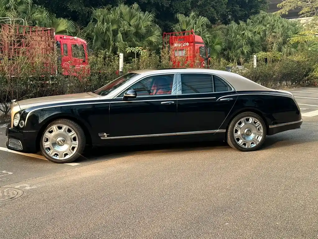 Bentley Mulsanne 2012 Model 6.8T Diamond Jubilee фото 3