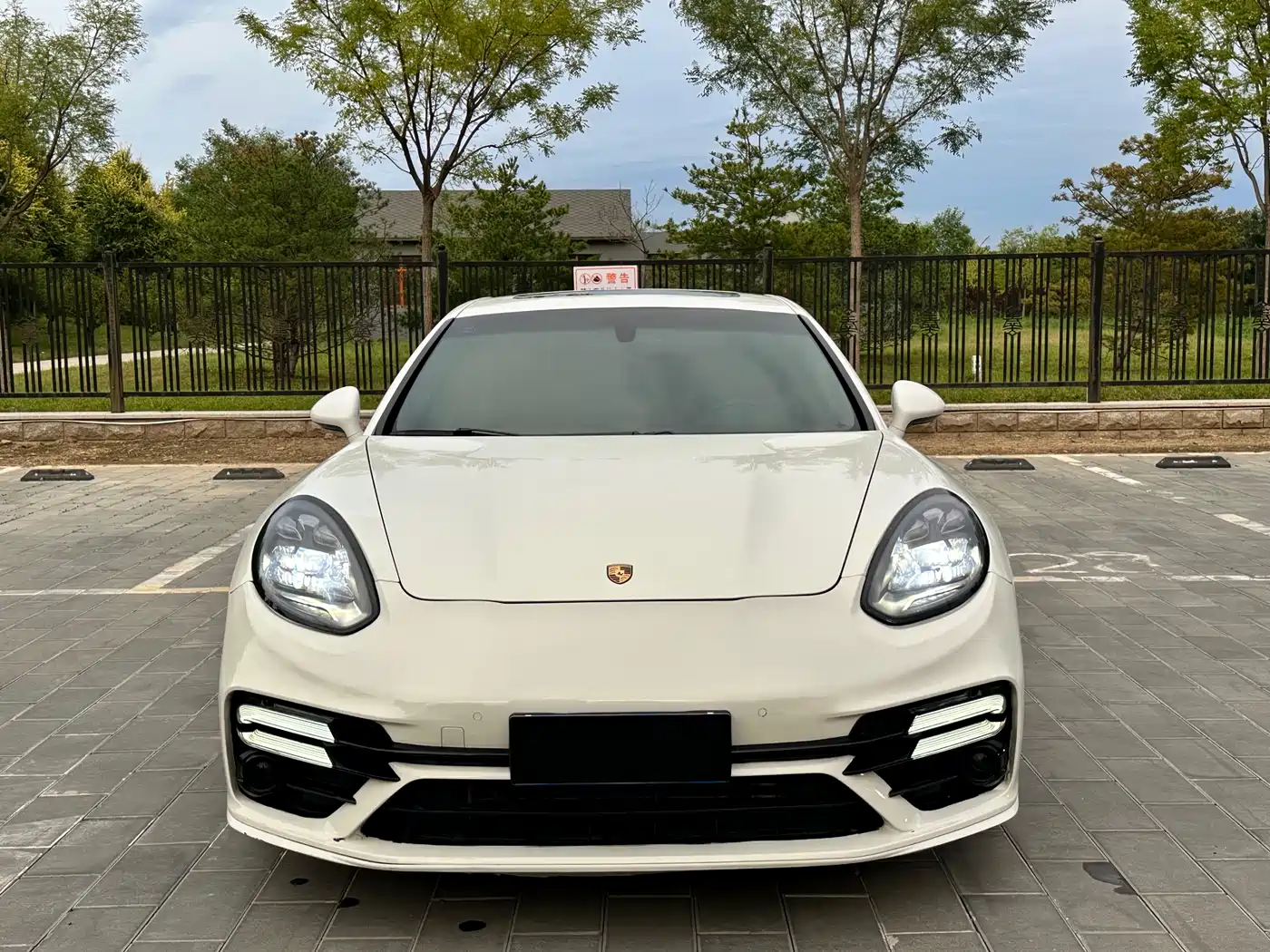 Porsche Panamera 2010 Panamera 4 3.6L фото 2