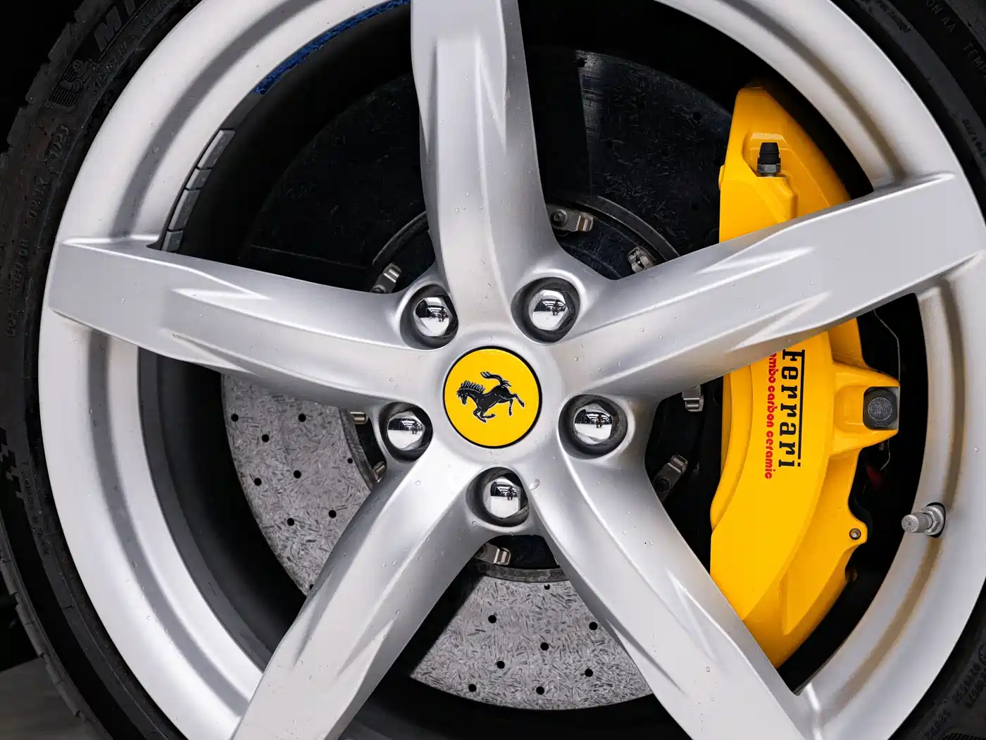 Ferrari GTC4Lusso 2019 2017 3.9T V8