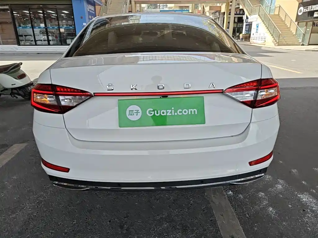 Škoda Octavia 2019 1.5L Automatic Smart Luxury China VI фото 6
