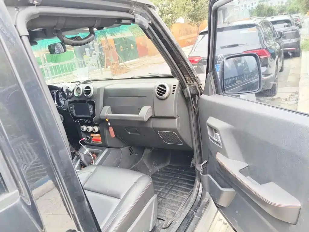 BAIC ORV Beijing Offroad BJ40 2016 2016 40L 2.3T Manual 4WD Premium Edition