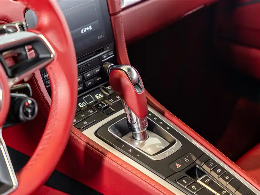 PORSCHE 718