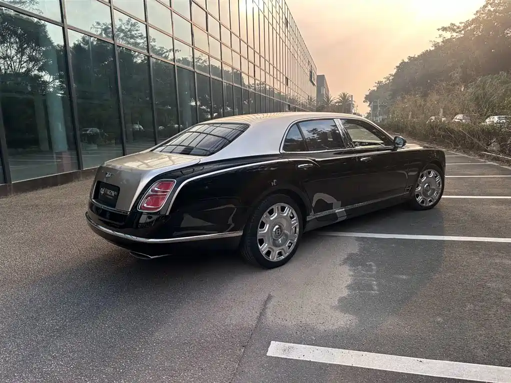 Bentley Mulsanne 2012 Model 6.8T Diamond Jubilee фото 5