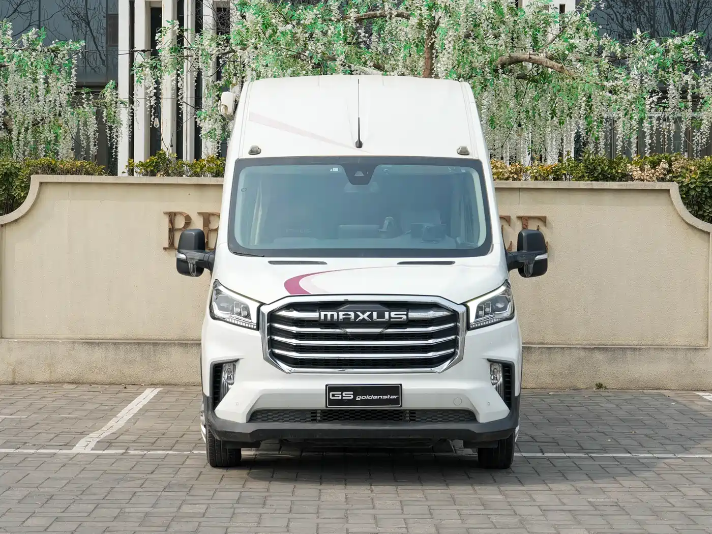 SAIC Maxus MAXUS V90 RV 2021 2.0T Travel Home V90 Self-Contained Class B RV Luxury Longitudinal Bed фото 2