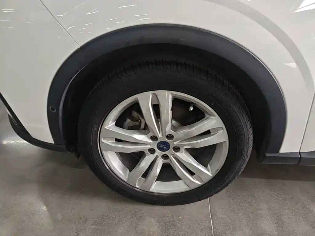 Ford Lingrui 2023 2022 Facelift EcoBoost 170 Premium PLUS