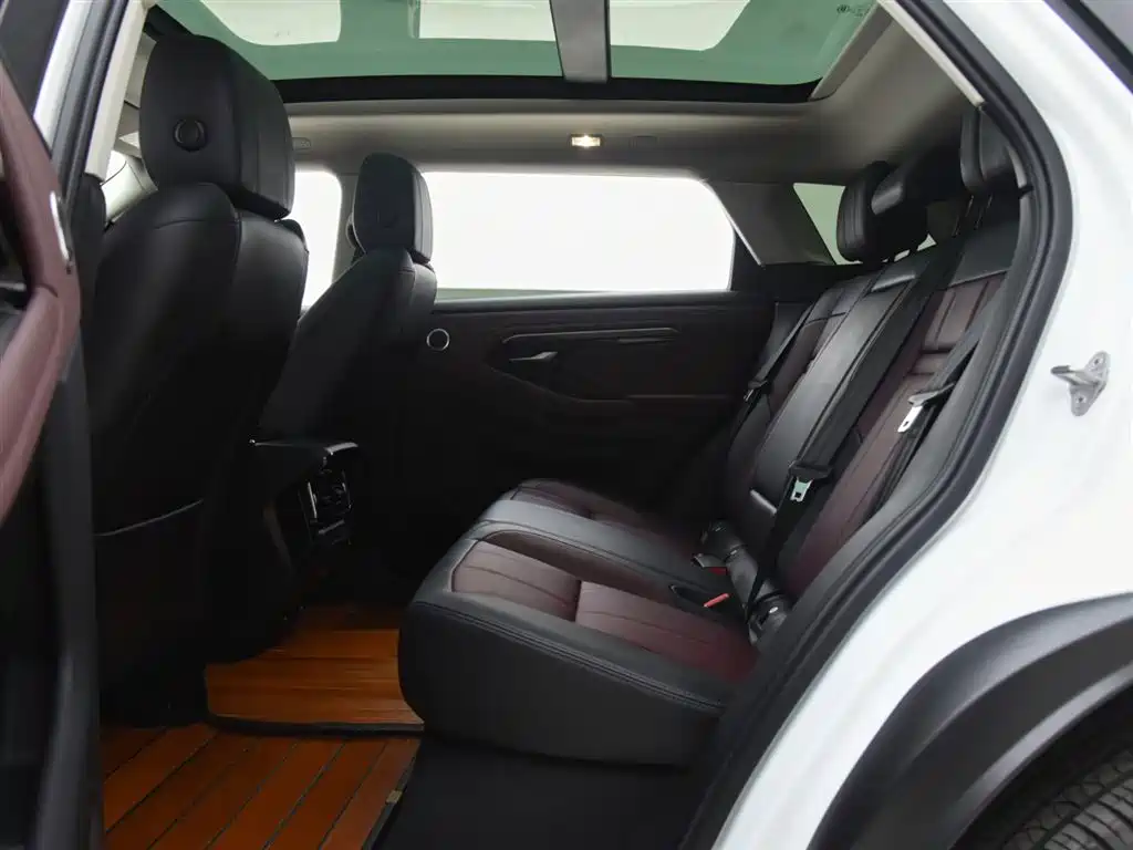 Land Rover Range Rover Evoque 2023 Range Rover Evoque L 249PS Luxury Edition фото 7