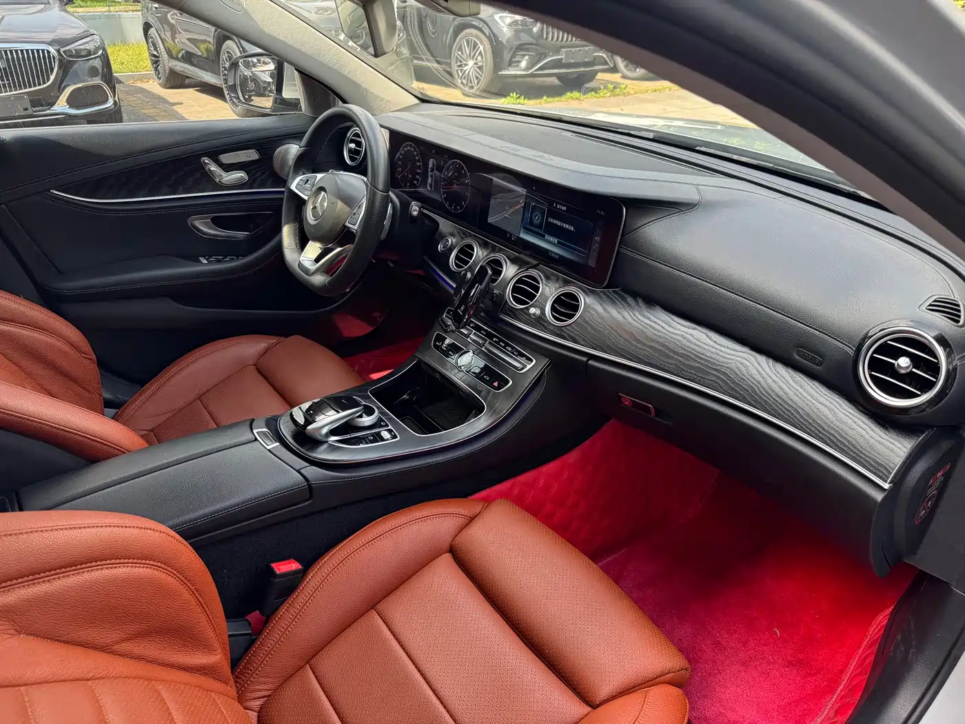 Mercedes-Benz E-Class 2018 E 200 L Sport фото 16