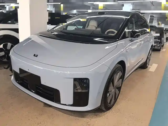 Li Auto Li i8 2025