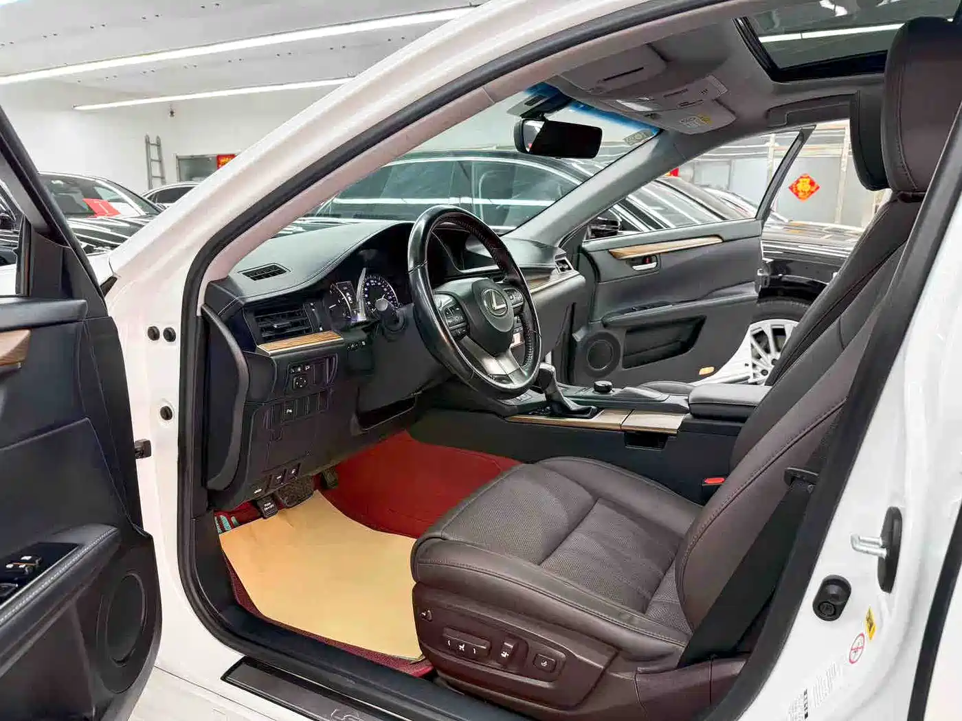 Lexus ES 2017 200 30th Anniversary Edition фото 7