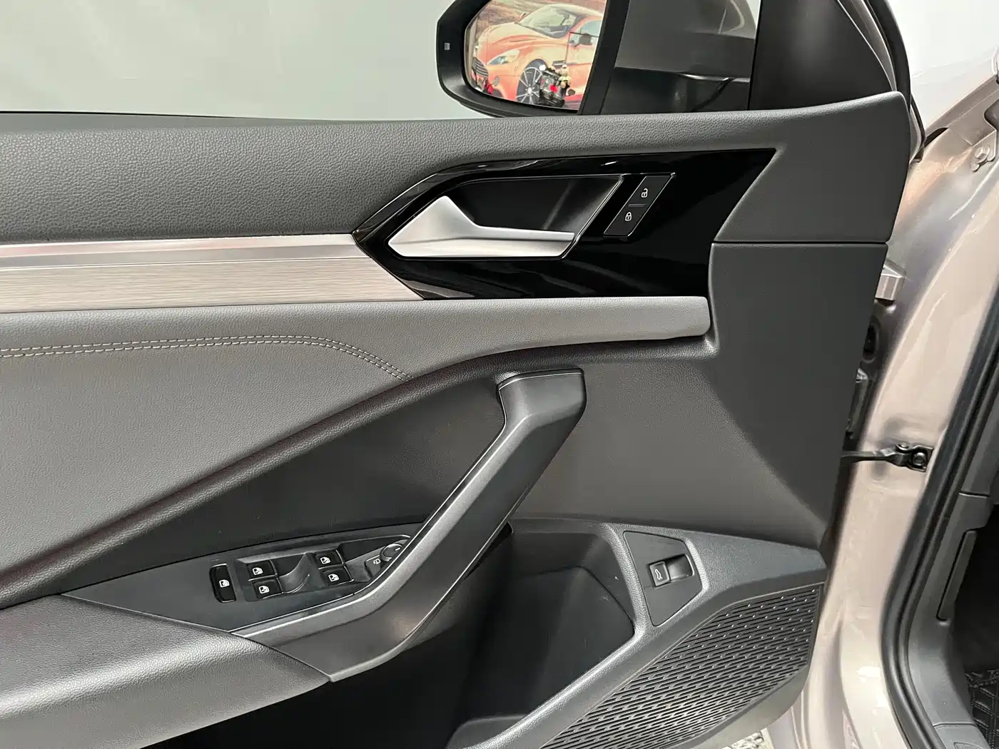 Фото 6 - Volkswagen Sagitar
