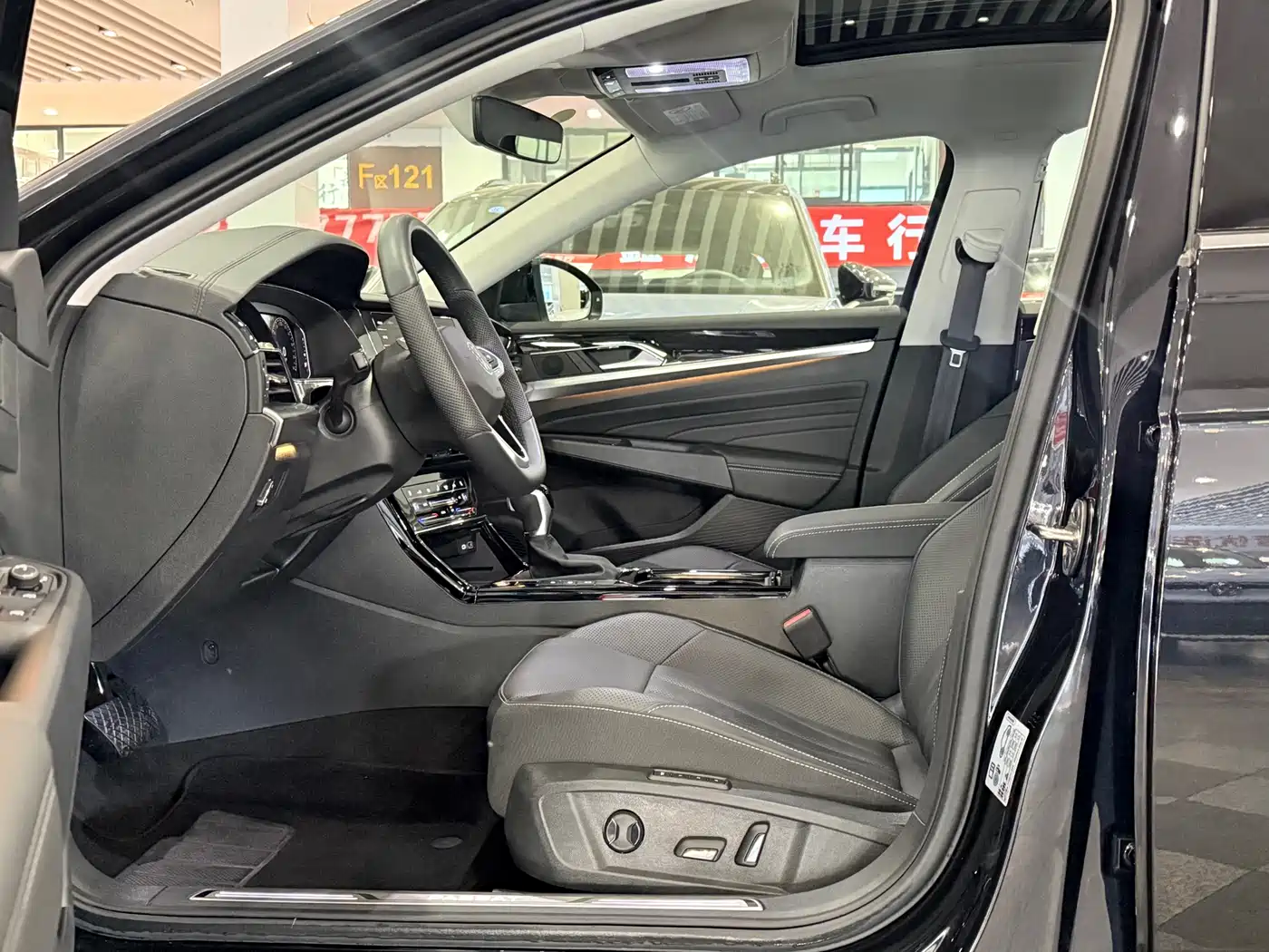 Volkswagen Passat 2025 Outstanding 380TSI Dragon Glory Edition фото 19