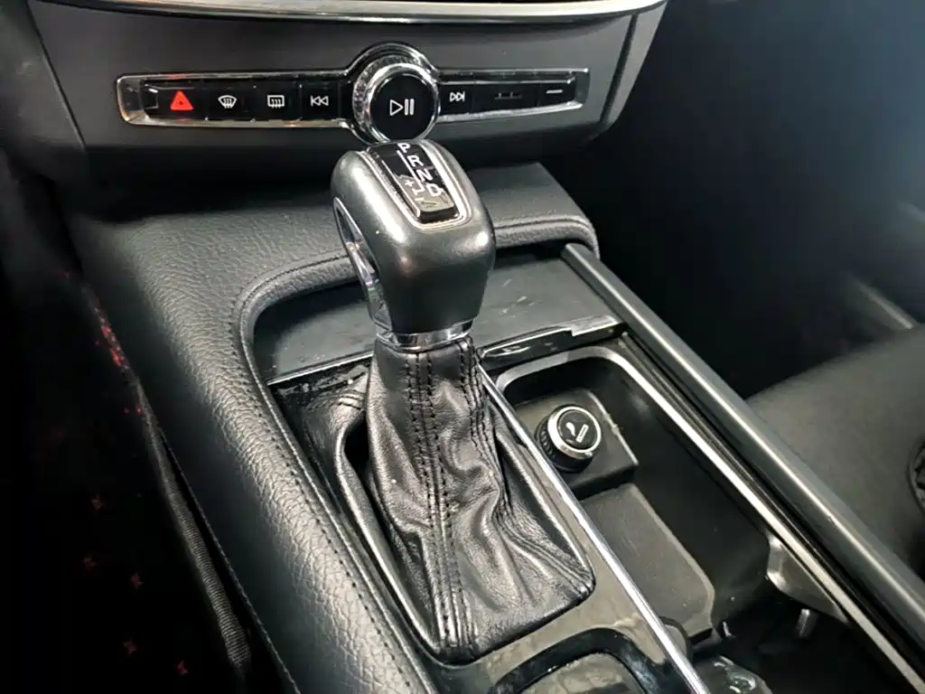 Фото 14 - Volvo S90